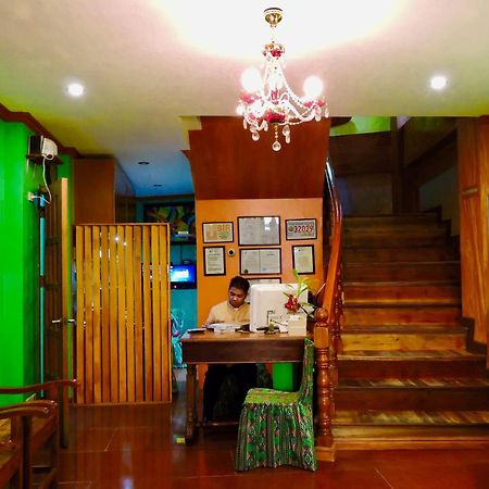 Tinhat Halal حلال Certified Boutique Hotel And Restaurant Davao Exterior foto